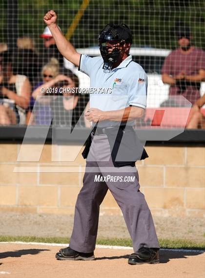 Thumbnail 1 in Pinckneyville vs. Harrisburg (IHSA 2A Sectional Championship) photogallery.