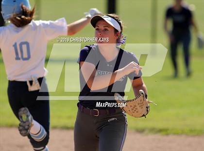 Thumbnail 2 in Pinckneyville vs. Harrisburg (IHSA 2A Sectional Championship) photogallery.