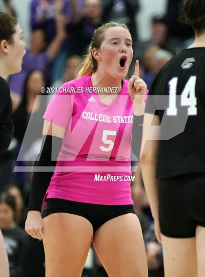 Thumbnail 1 in College Station vs. Lake Creek (UIL 5A Regional Quarterfinal) photogallery.