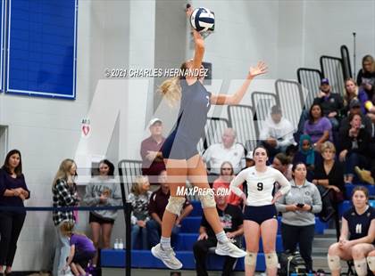 Thumbnail 1 in College Station vs. Lake Creek (UIL 5A Regional Quarterfinal) photogallery.