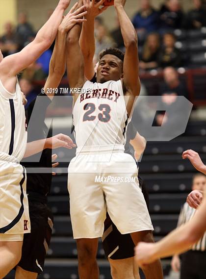 Thumbnail 1 in Hershey vs. Manheim Central photogallery.