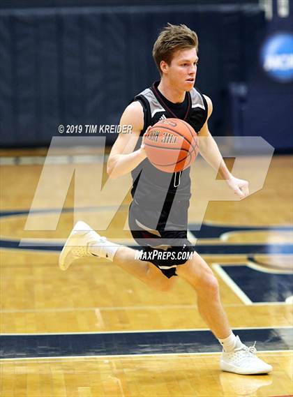 Thumbnail 2 in Hershey vs. Manheim Central photogallery.