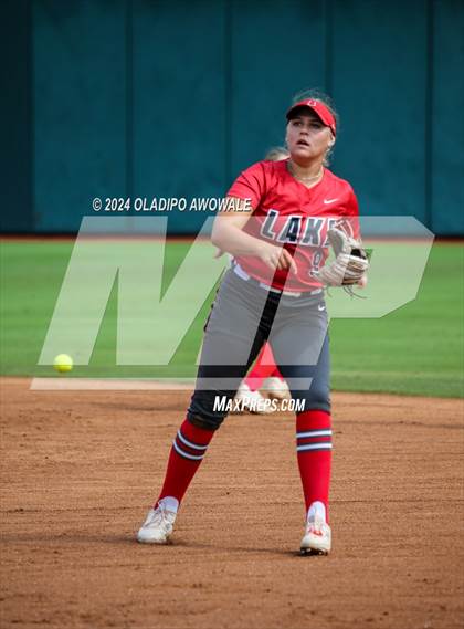 Thumbnail 3 in Melissa vs. Lake Belton (UIL Softball 5A Semifinal) photogallery.