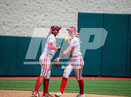 Thumbnail 2 in Melissa vs. Lake Belton (UIL Softball 5A Semifinal) photogallery.
