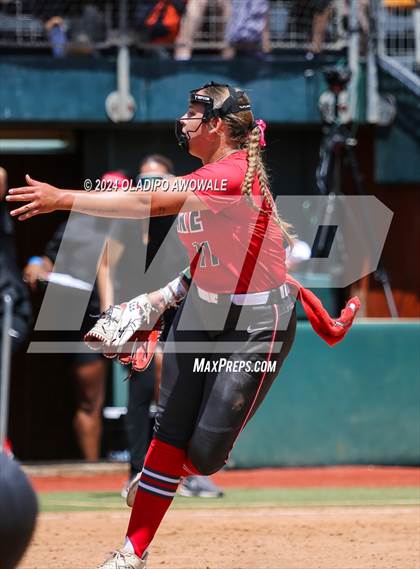 Thumbnail 1 in Melissa vs. Lake Belton (UIL Softball 5A Semifinal) photogallery.