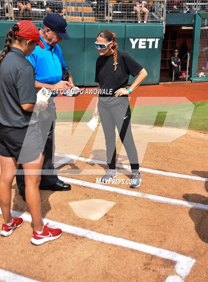 Thumbnail 2 in Melissa vs. Lake Belton (UIL Softball 5A Semifinal) photogallery.
