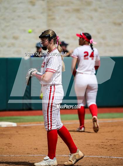 Thumbnail 2 in Melissa vs. Lake Belton (UIL Softball 5A Semifinal) photogallery.