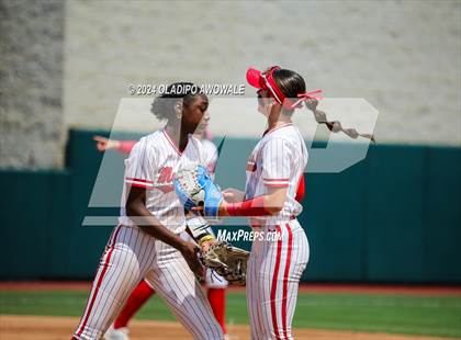 Thumbnail 2 in Melissa vs. Lake Belton (UIL Softball 5A Semifinal) photogallery.