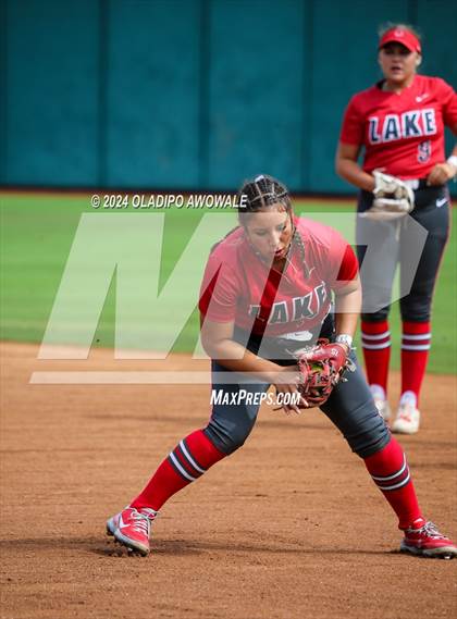 Thumbnail 2 in Melissa vs. Lake Belton (UIL Softball 5A Semifinal) photogallery.