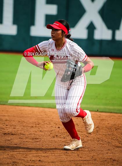 Thumbnail 2 in Melissa vs. Lake Belton (UIL Softball 5A Semifinal) photogallery.