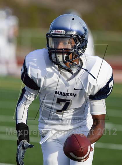 Thumbnail 1 in Madison @ Clairemont photogallery.