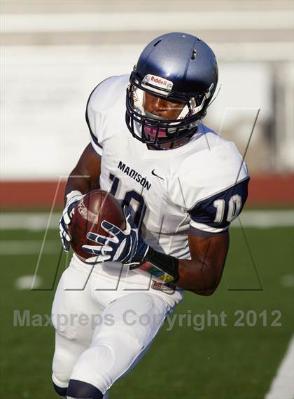 Thumbnail 1 in Madison @ Clairemont photogallery.