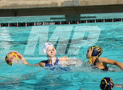 Thumbnail 2 in St. Ignatius vs Leland (St. Francis Invitational) photogallery.