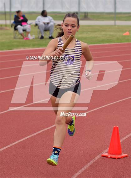 Thumbnail 2 in Cain Relays photogallery.