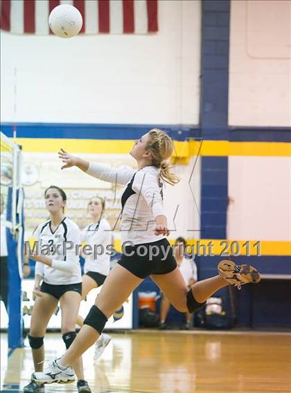 Thumbnail 3 in St. Petersburg Catholic @ Admiral Farragut photogallery.