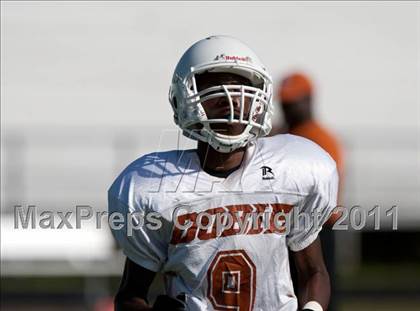 Thumbnail 2 in Channelview vs. Dobie (Freshmen A) photogallery.