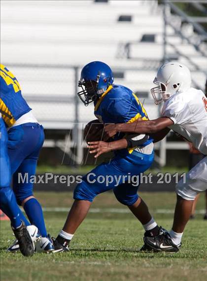 Thumbnail 1 in Channelview vs. Dobie (Freshmen A) photogallery.