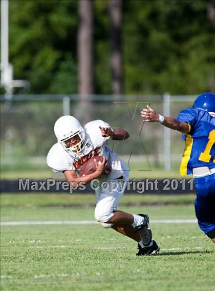 Thumbnail 2 in Channelview vs. Dobie (Freshmen A) photogallery.