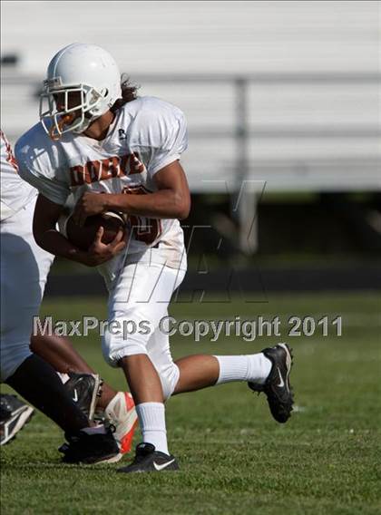 Thumbnail 3 in Channelview vs. Dobie (Freshmen A) photogallery.