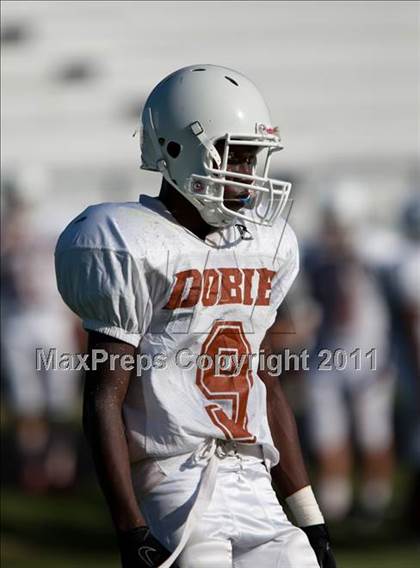Thumbnail 3 in Channelview vs. Dobie (Freshmen A) photogallery.
