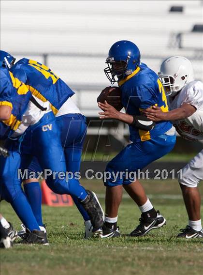 Thumbnail 2 in Channelview vs. Dobie (Freshmen A) photogallery.