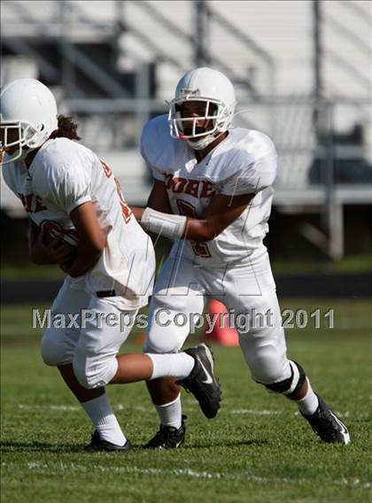 Thumbnail 2 in Channelview vs. Dobie (Freshmen A) photogallery.