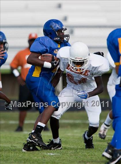 Thumbnail 2 in Channelview vs. Dobie (Freshmen A) photogallery.