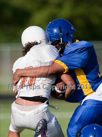 Thumbnail 2 in Channelview vs. Dobie (Freshmen A) photogallery.
