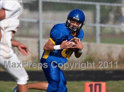 Thumbnail 2 in Channelview vs. Dobie (Freshmen A) photogallery.