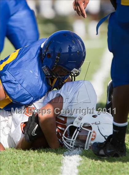 Thumbnail 3 in Channelview vs. Dobie (Freshmen A) photogallery.