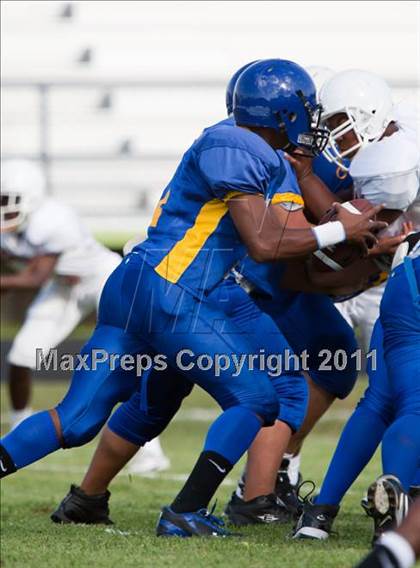 Thumbnail 1 in Channelview vs. Dobie (Freshmen A) photogallery.