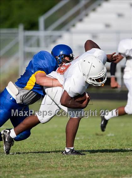Thumbnail 2 in Channelview vs. Dobie (Freshmen A) photogallery.