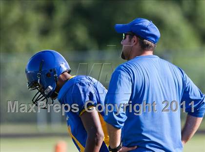 Thumbnail 3 in Channelview vs. Dobie (Freshmen A) photogallery.