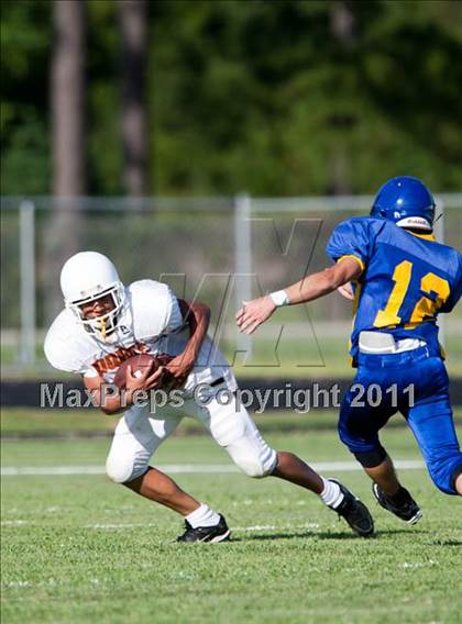 Thumbnail 1 in Channelview vs. Dobie (Freshmen A) photogallery.