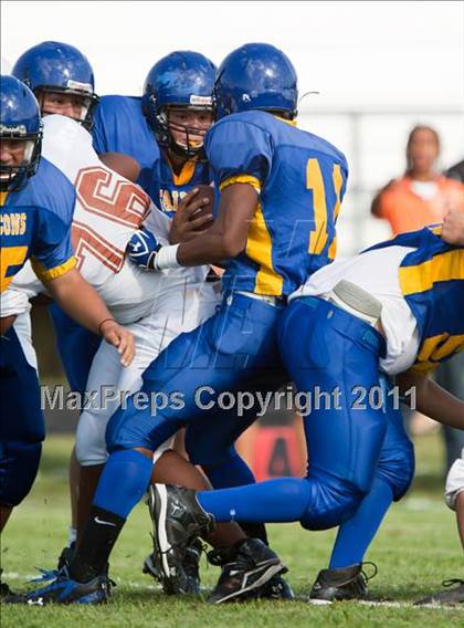 Thumbnail 2 in Channelview vs. Dobie (Freshmen A) photogallery.