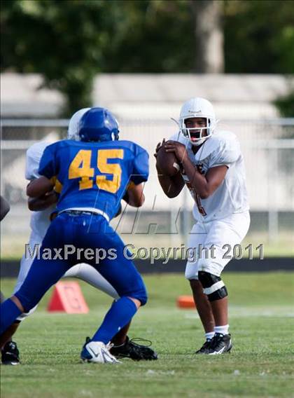 Thumbnail 3 in Channelview vs. Dobie (Freshmen A) photogallery.