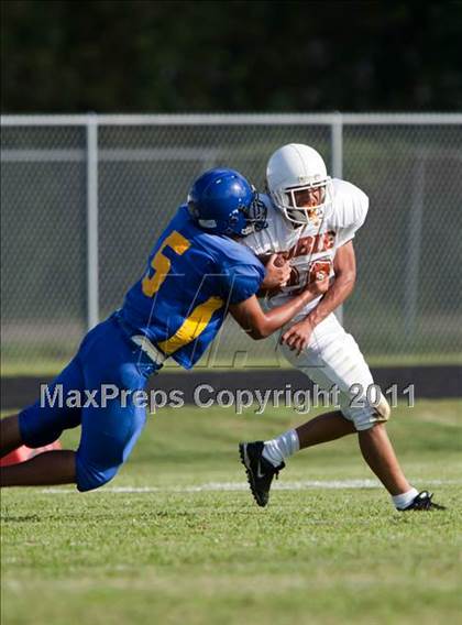 Thumbnail 3 in Channelview vs. Dobie (Freshmen A) photogallery.