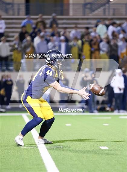 Thumbnail 1 in Wakeland @ Highland Park (UIL 5A D1 Football Area) photogallery.