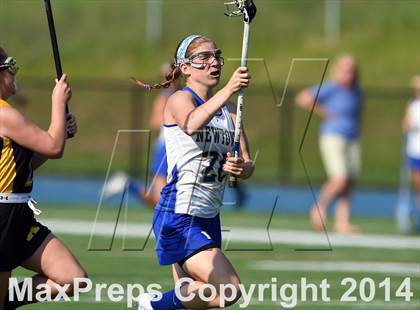 Thumbnail 3 in Amity @ Newtown (CIAC Class L 1st Round) photogallery.