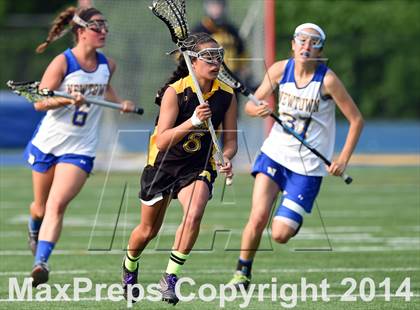 Thumbnail 2 in Amity @ Newtown (CIAC Class L 1st Round) photogallery.