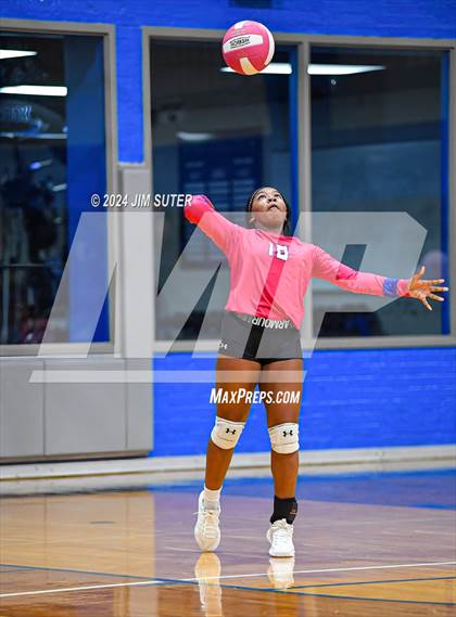 Thumbnail 2 in Snook vs Hearne photogallery.