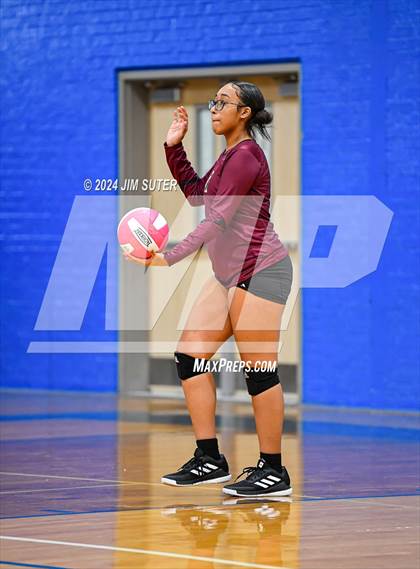Thumbnail 2 in Snook vs Hearne photogallery.