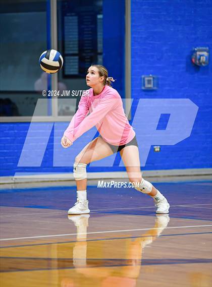 Thumbnail 2 in Snook vs Hearne photogallery.