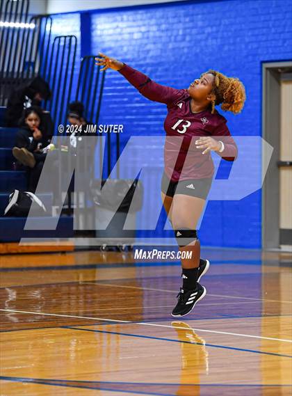 Thumbnail 3 in Snook vs Hearne photogallery.
