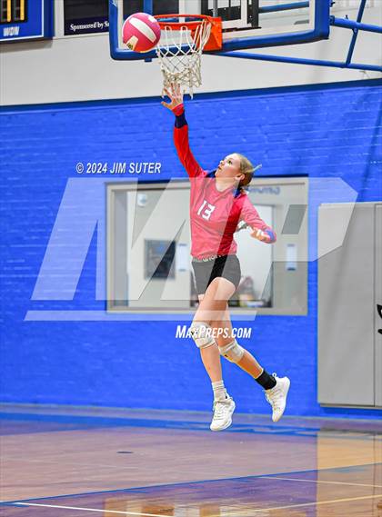 Thumbnail 3 in Snook vs Hearne photogallery.