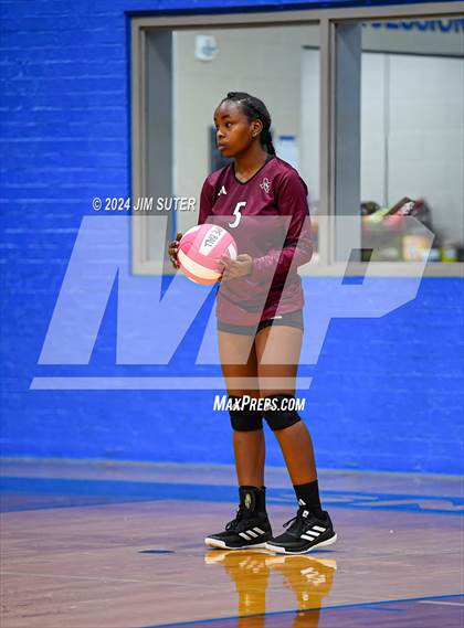 Thumbnail 2 in Snook vs Hearne photogallery.