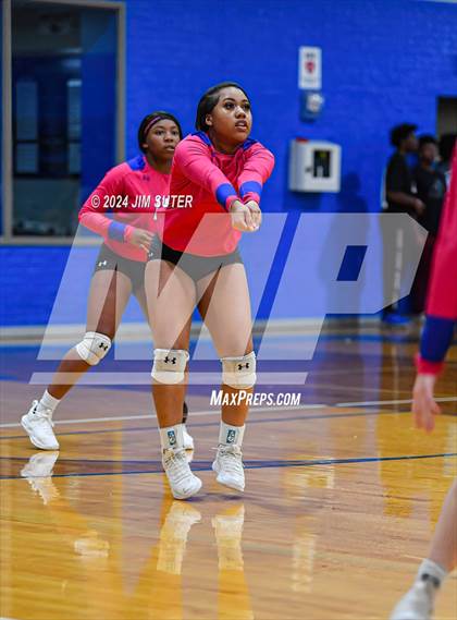 Thumbnail 3 in Snook vs Hearne photogallery.
