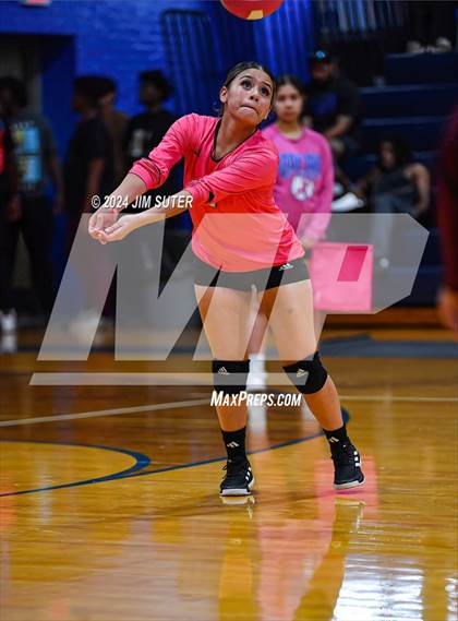 Thumbnail 2 in Snook vs Hearne photogallery.