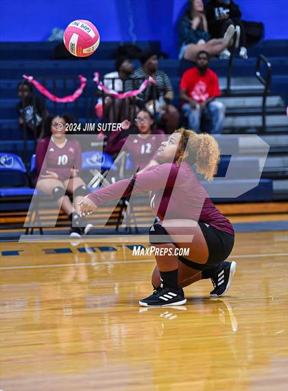 Thumbnail 2 in Snook vs Hearne photogallery.