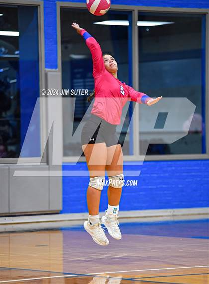 Thumbnail 2 in Snook vs Hearne photogallery.